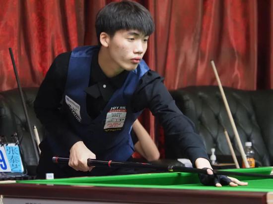 位居次席 位居次席